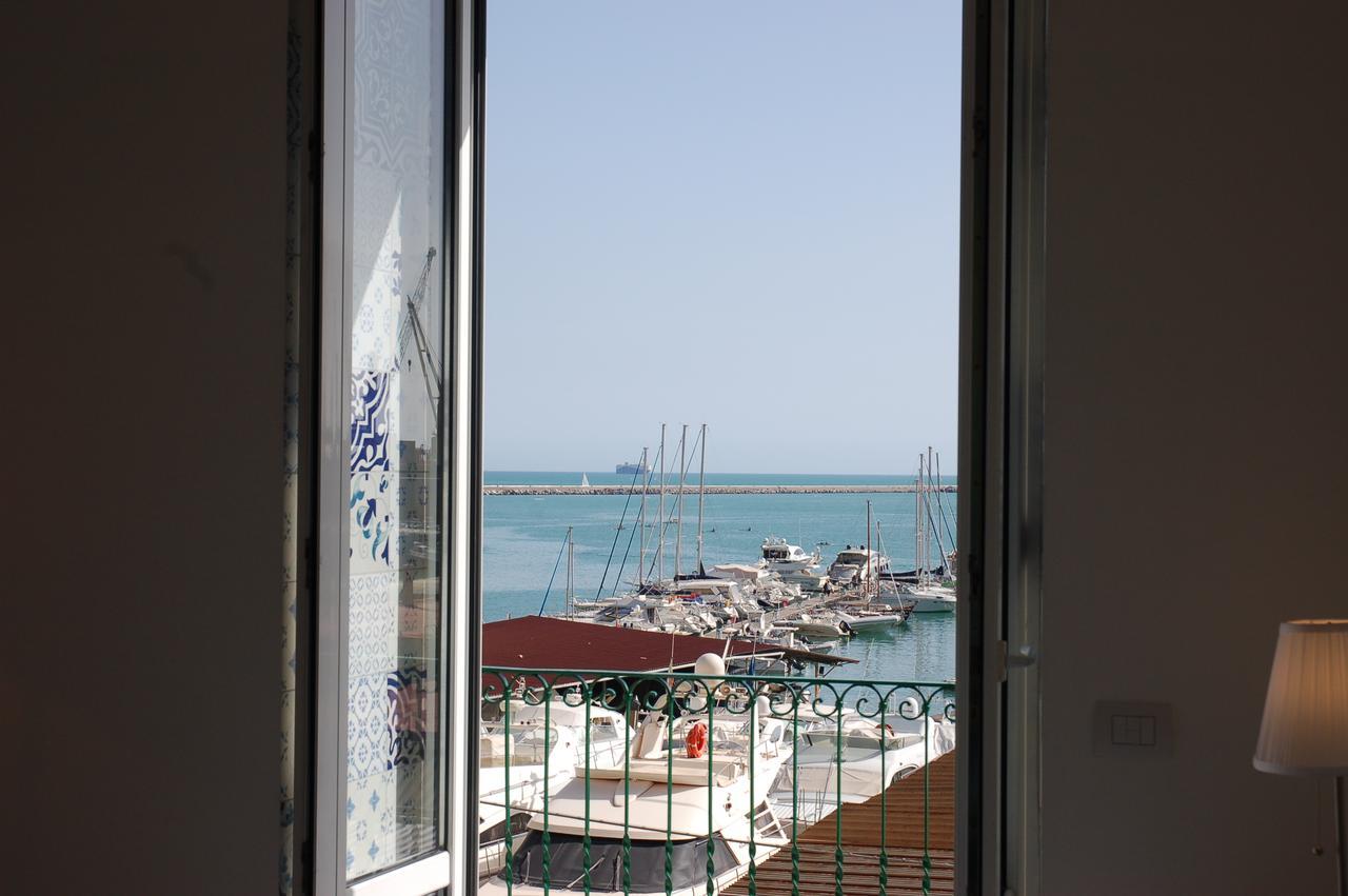 Relais Mareluna - Luxury Apartments Salerno Bagian luar foto