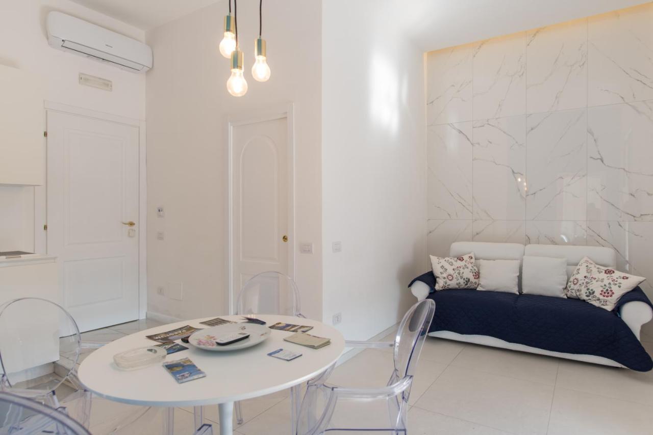 Relais Mareluna - Luxury Apartments Salerno Bagian luar foto