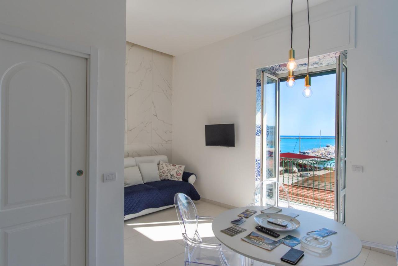 Relais Mareluna - Luxury Apartments Salerno Bagian luar foto