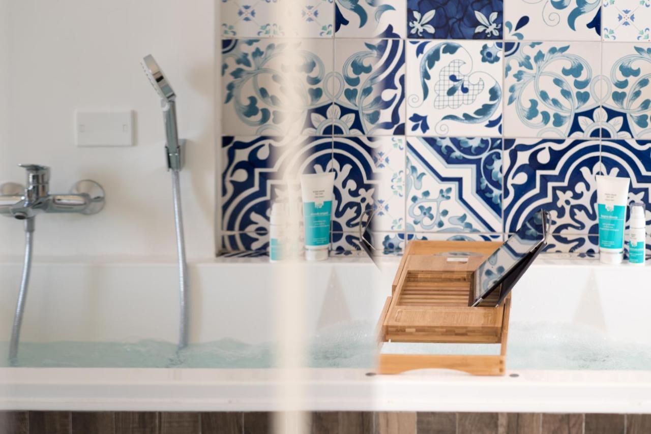 Relais Mareluna - Luxury Apartments Salerno Bagian luar foto