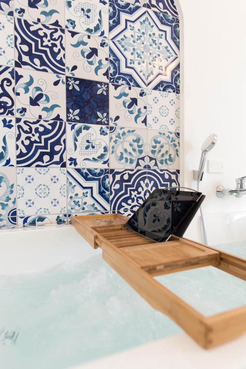 Relais Mareluna - Luxury Apartments Salerno Bagian luar foto